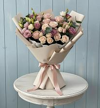 Букет цветов из:  Розы и Лизиантусы в Бриньковской