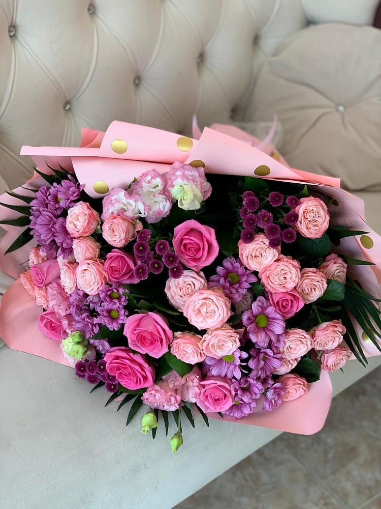 Букет цветов из: Хризантемы, Розы и Лизиантусы в Бриньковской