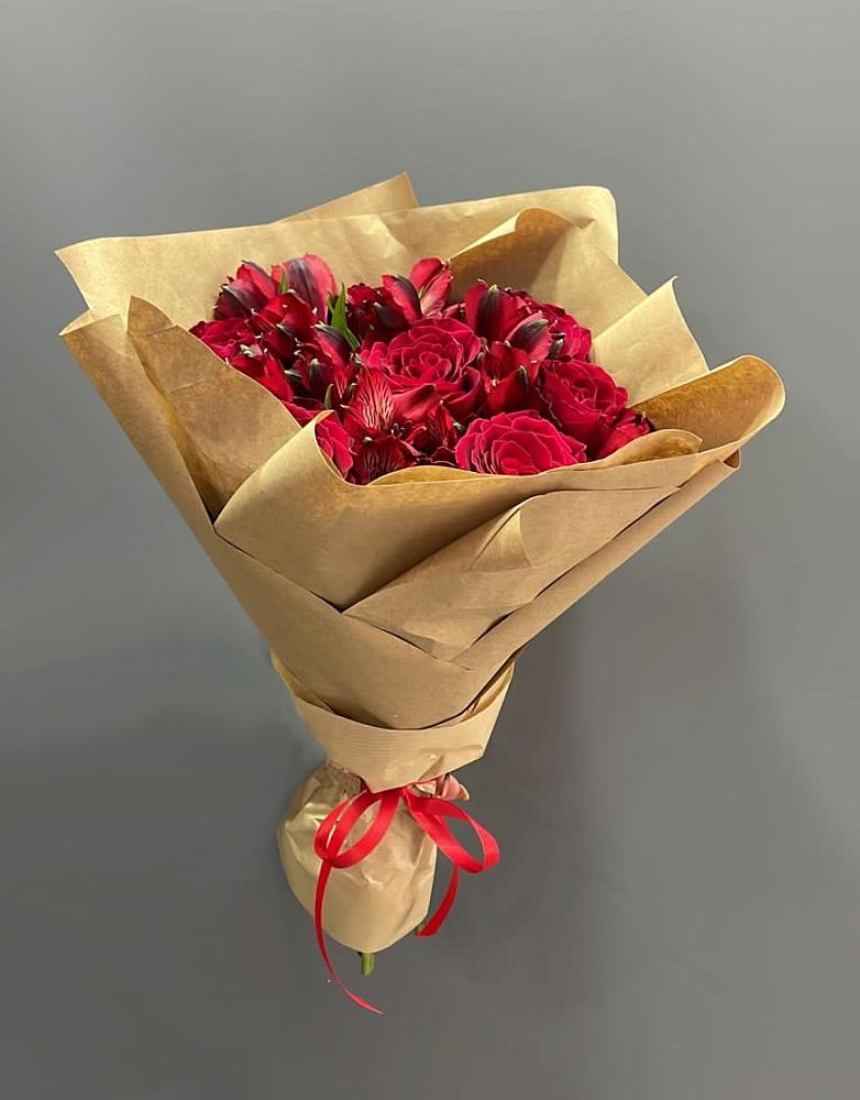 Букет цветов из: Альстромерии и Розы в Бриньковской