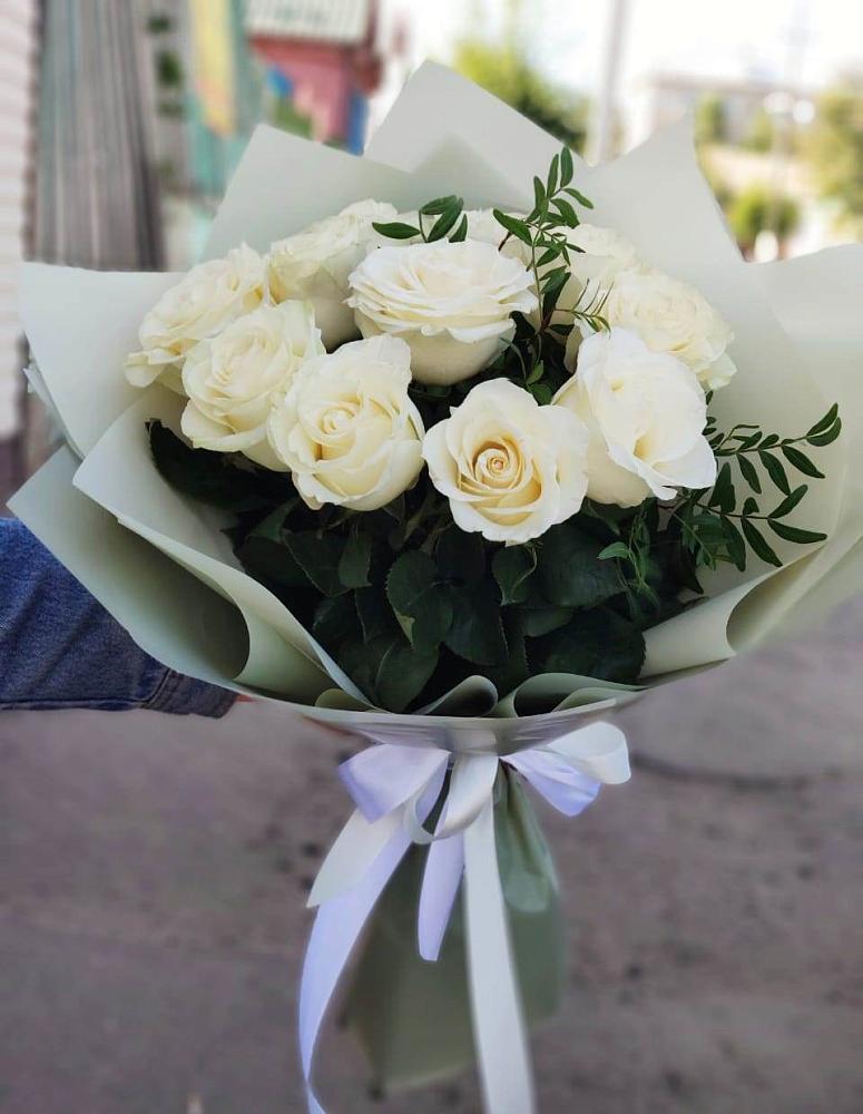 Букет Белые розы Проуд в Бриньковской