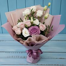 Букет цветов из:  Розы и Лизиантусы в Бриньковской