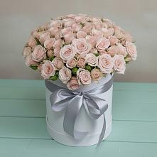 Цветочная композиция из Розы в шляпной коробке в Бриньковской