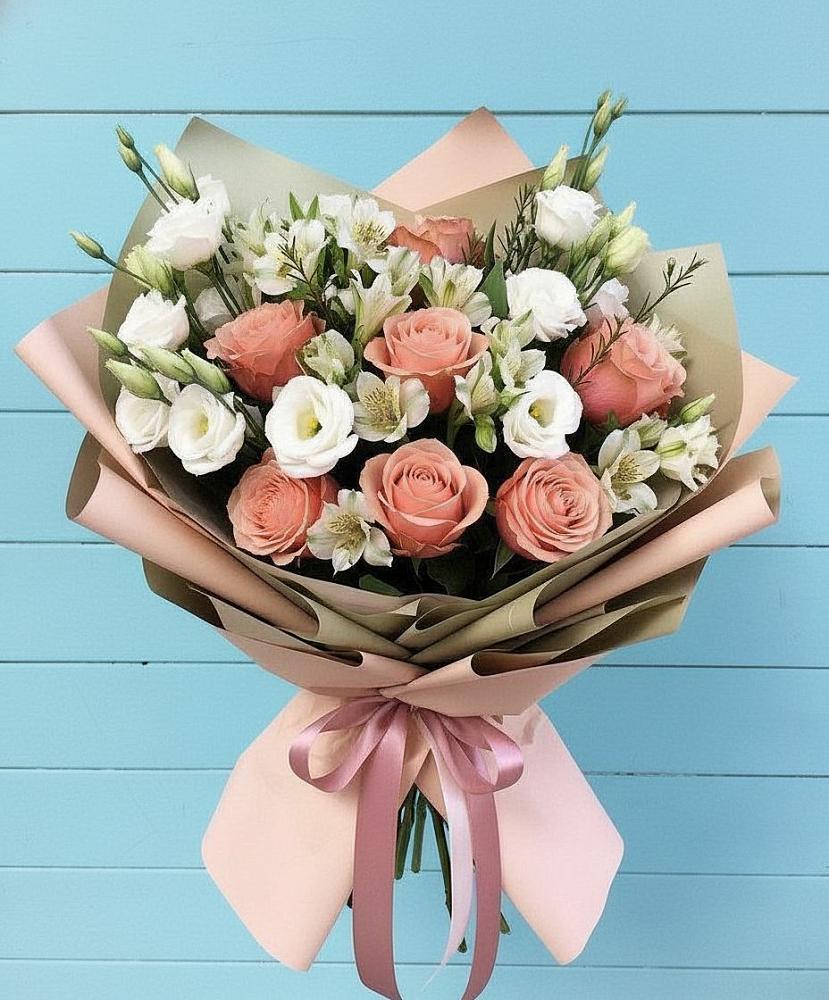 Букет цветов из: Розы, Альстромерии и Лизиантусы в Бриньковской