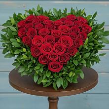 Цветочная композиция из Розы в виде сердца в Бриньковской