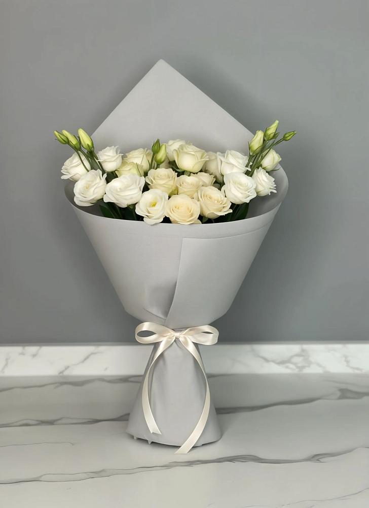 Букет цветов из: Розы и Лизиантусы в Бриньковской