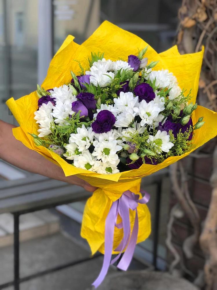 Букет цветов из: Ирисы, Хризантемы и Ромашки в Бриньковской