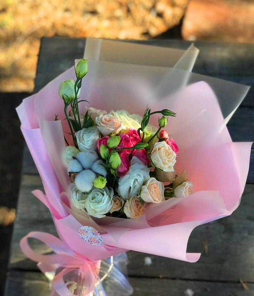 Букет цветов из: Розы и Лизиантусы в Бриньковской