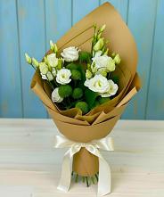 Букет цветов из:  Хризантемы и Лизиантусы #REPLACE_PRED# Бриньковской