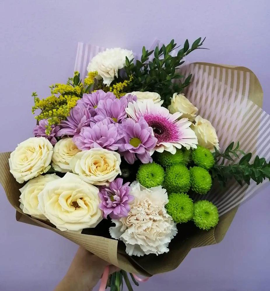 Букет цветов из: Хризантемы, Розы, Гвоздики и Герберы в Бриньковской