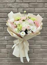 Букет цветов из:  Гвоздики, Розы, Лизиантусы и Хризантемы в Бриньковской