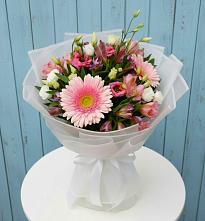 Букет цветов из:  Герберы, Альстромерии и Лизиантусы #REPLACE_PRED# Бриньковской