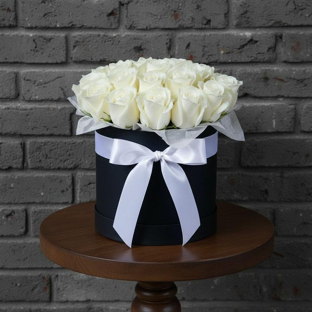 Цветочная композиция из Розы в шляпной коробке в Бриньковской