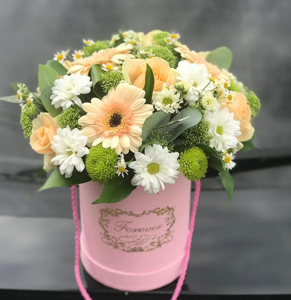 Цветочная композиция из Розы, Герберы и Хризантемы в шляпной коробке в Бриньковской