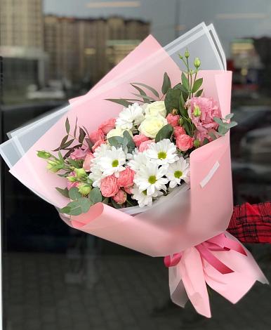 Букет цветов из: Розы, Лизиантусы и Хризантемы в Бриньковской