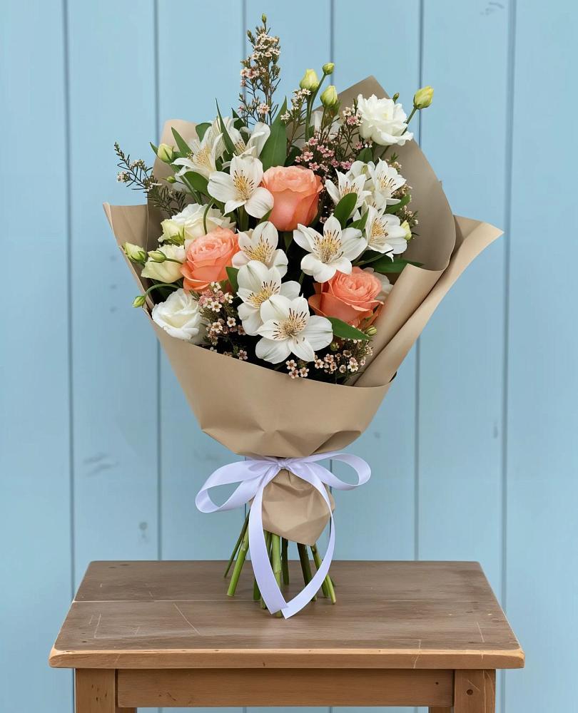 Букет цветов из: Альстромерии, Лизиантусы, Розы и Хризантемы в Бриньковской